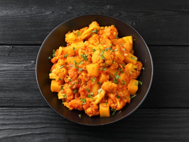 Cauliflower-Potato Curry with<a href="/" style="color:#f4382d"> Errakaaram™</a>